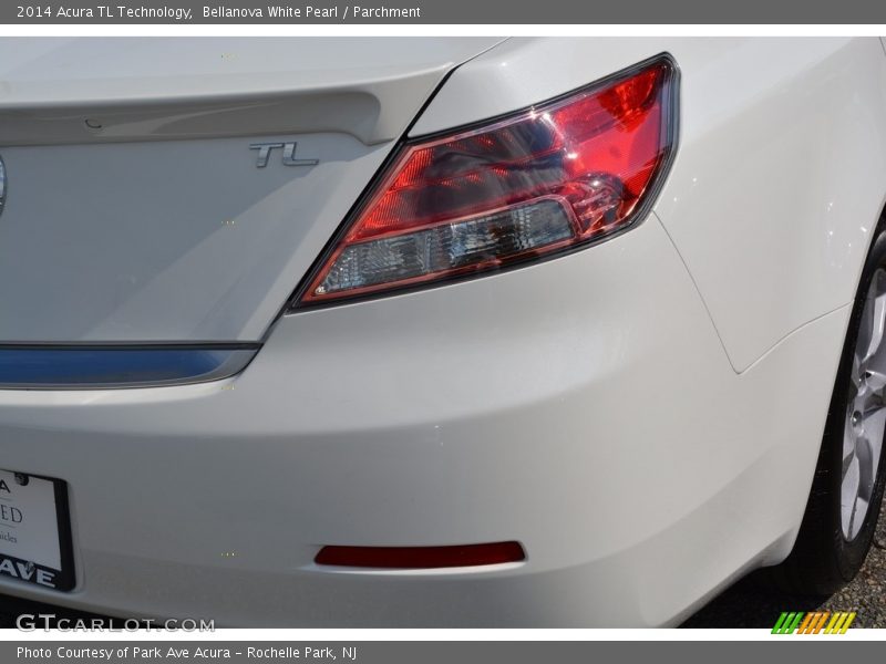 Bellanova White Pearl / Parchment 2014 Acura TL Technology