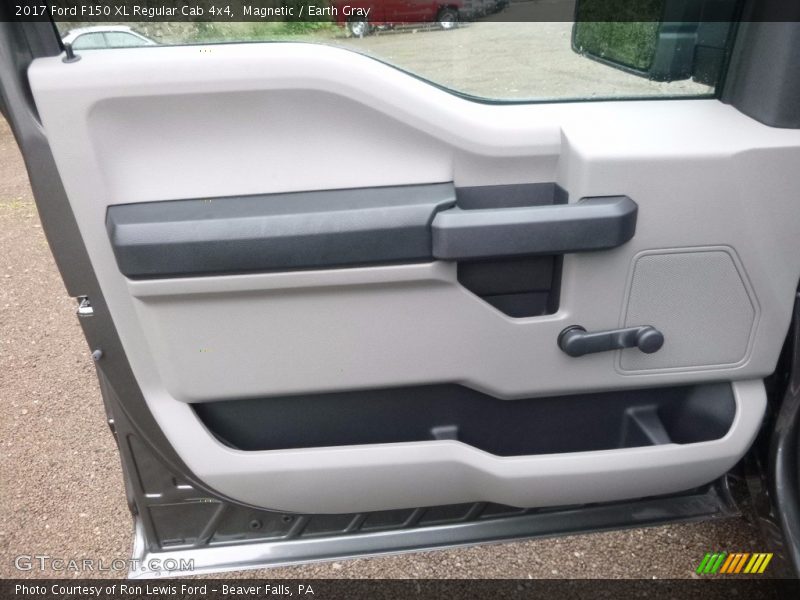 Magnetic / Earth Gray 2017 Ford F150 XL Regular Cab 4x4