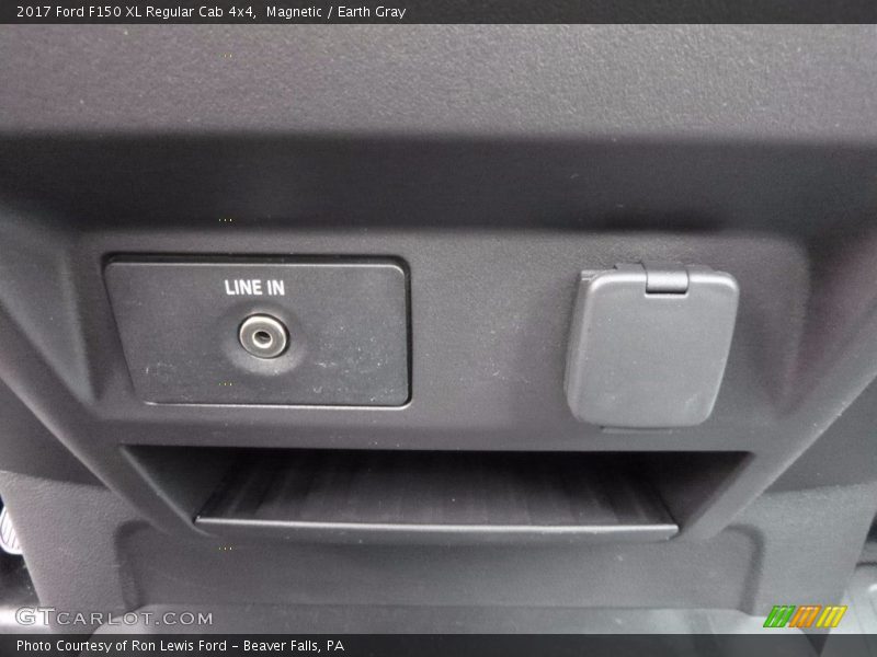 Magnetic / Earth Gray 2017 Ford F150 XL Regular Cab 4x4