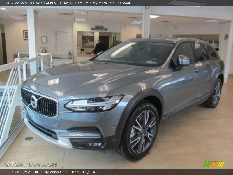 Front 3/4 View of 2017 V90 Cross Country T6 AWD