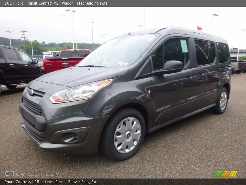 Front 3/4 View of 2017 Transit Connect XLT Wagon