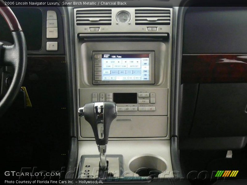 Silver Birch Metallic / Charcoal Black 2006 Lincoln Navigator Luxury