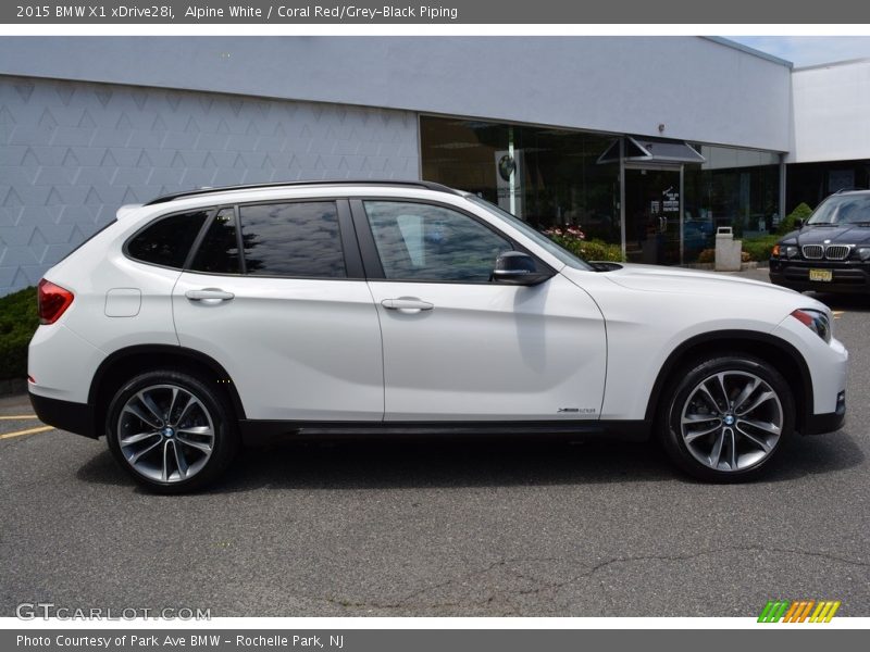 Alpine White / Coral Red/Grey-Black Piping 2015 BMW X1 xDrive28i