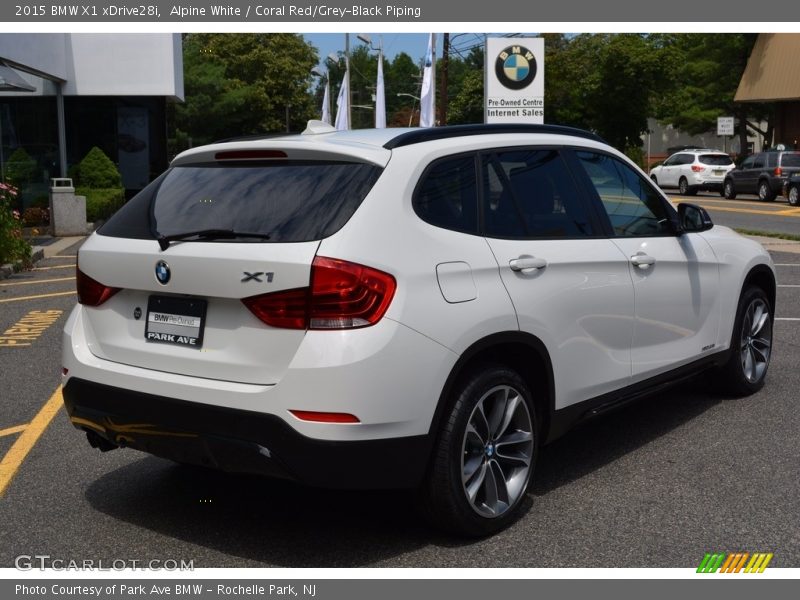 Alpine White / Coral Red/Grey-Black Piping 2015 BMW X1 xDrive28i