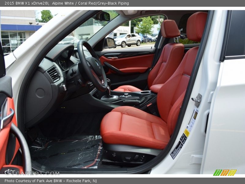 Alpine White / Coral Red/Grey-Black Piping 2015 BMW X1 xDrive28i
