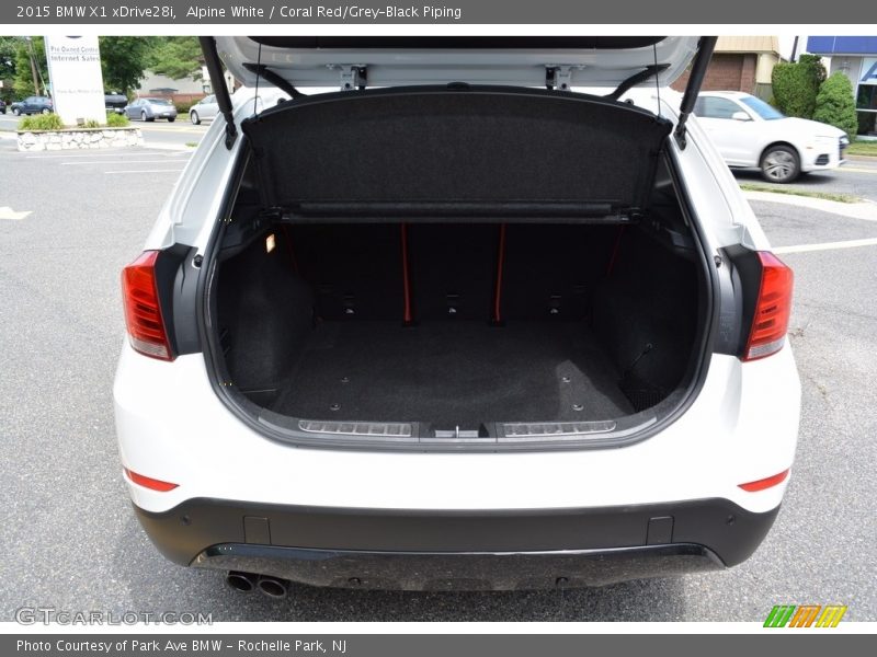 Alpine White / Coral Red/Grey-Black Piping 2015 BMW X1 xDrive28i