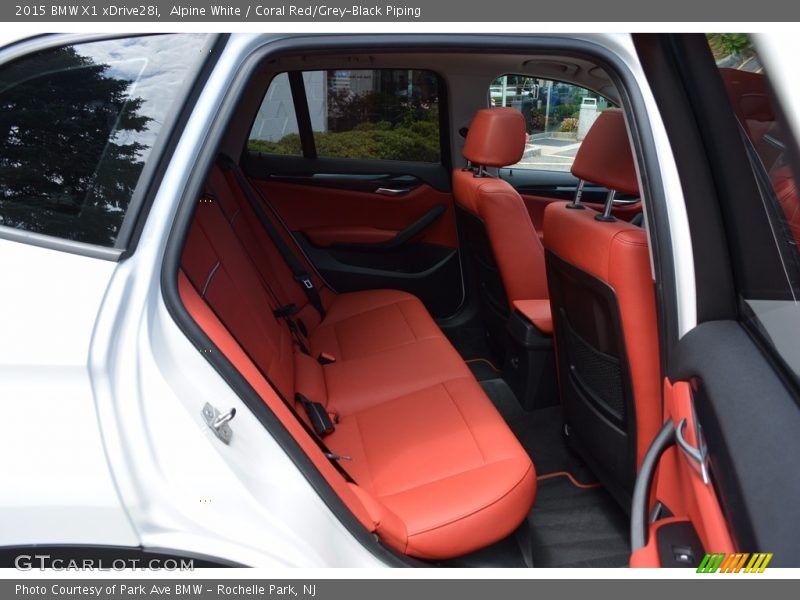 Alpine White / Coral Red/Grey-Black Piping 2015 BMW X1 xDrive28i