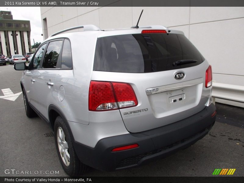 Titanium Silver / Gray 2011 Kia Sorento LX V6 AWD