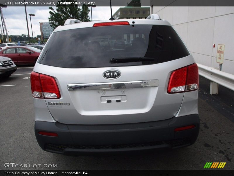 Titanium Silver / Gray 2011 Kia Sorento LX V6 AWD
