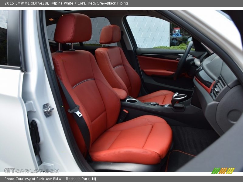 Alpine White / Coral Red/Grey-Black Piping 2015 BMW X1 xDrive28i