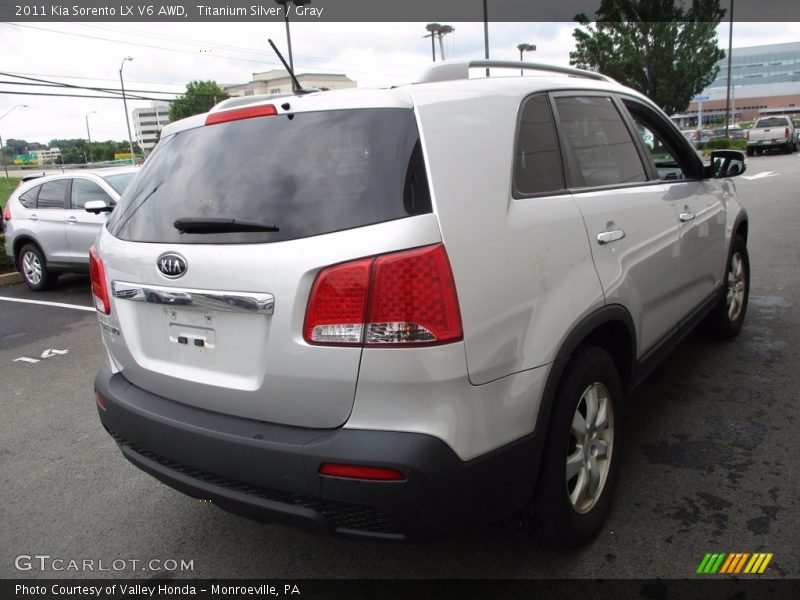 Titanium Silver / Gray 2011 Kia Sorento LX V6 AWD