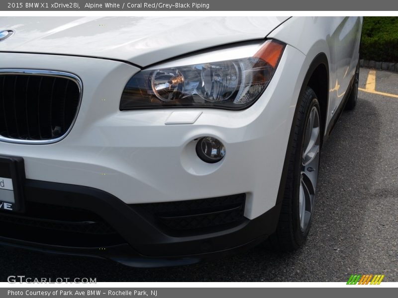 Alpine White / Coral Red/Grey-Black Piping 2015 BMW X1 xDrive28i