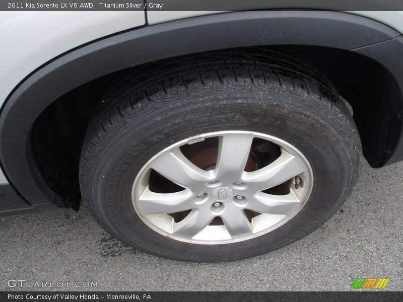 Titanium Silver / Gray 2011 Kia Sorento LX V6 AWD