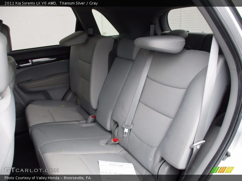 Titanium Silver / Gray 2011 Kia Sorento LX V6 AWD