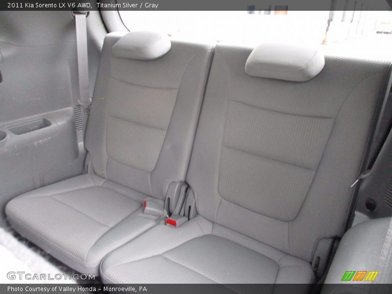 Titanium Silver / Gray 2011 Kia Sorento LX V6 AWD