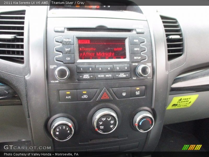 Titanium Silver / Gray 2011 Kia Sorento LX V6 AWD