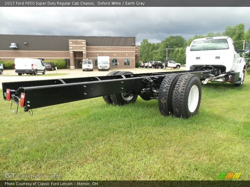 Oxford White / Earth Gray 2017 Ford F650 Super Duty Regular Cab Chassis