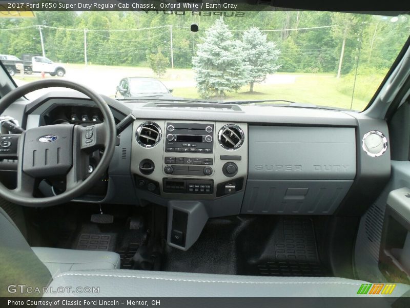 Oxford White / Earth Gray 2017 Ford F650 Super Duty Regular Cab Chassis