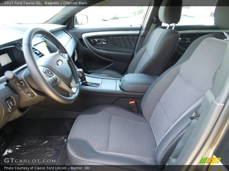 Magnetic / Charcoal Black 2017 Ford Taurus SEL