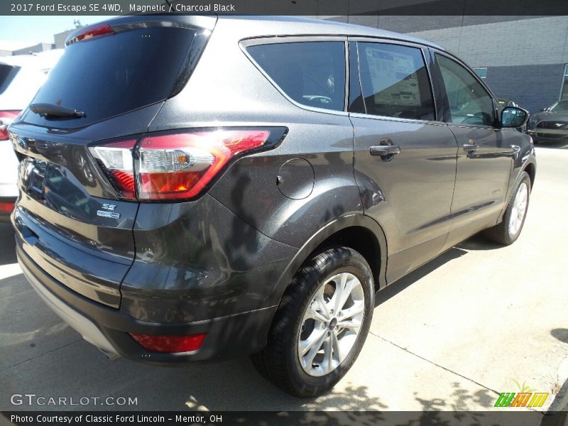 Magnetic / Charcoal Black 2017 Ford Escape SE 4WD