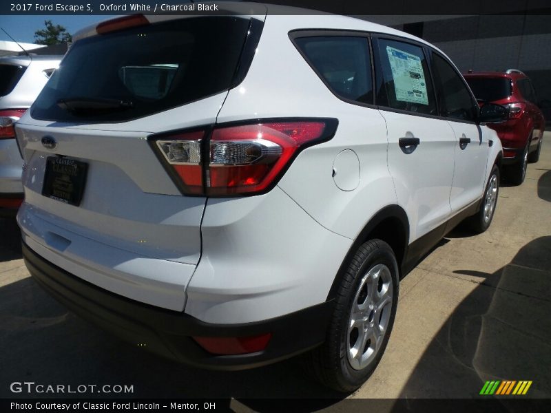 Oxford White / Charcoal Black 2017 Ford Escape S