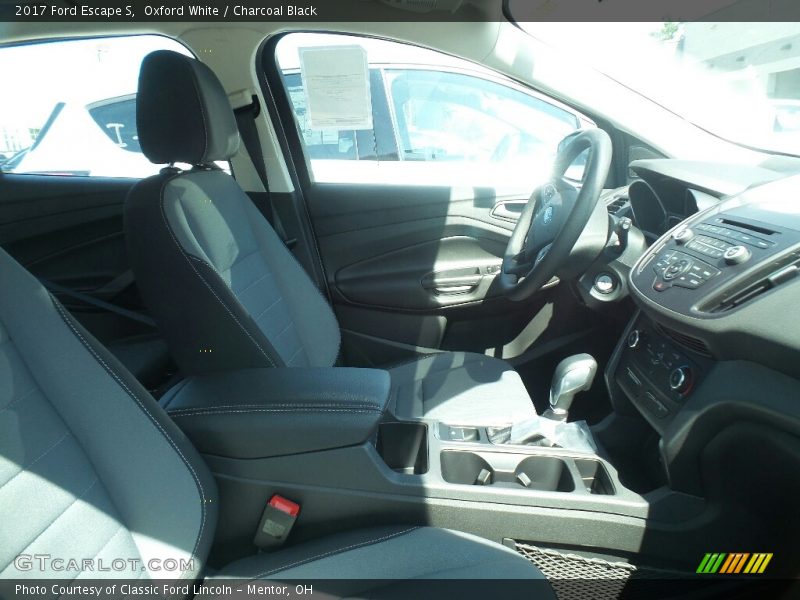 Oxford White / Charcoal Black 2017 Ford Escape S