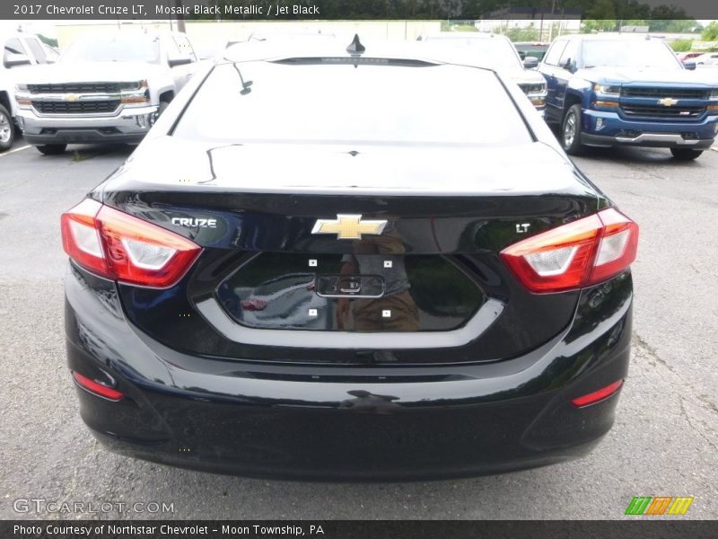 Mosaic Black Metallic / Jet Black 2017 Chevrolet Cruze LT