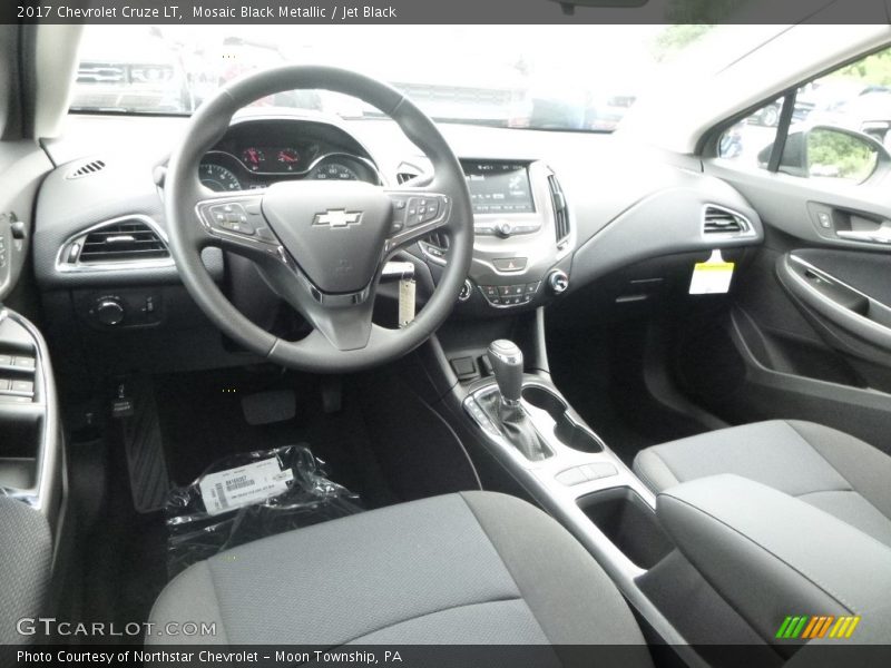 Mosaic Black Metallic / Jet Black 2017 Chevrolet Cruze LT