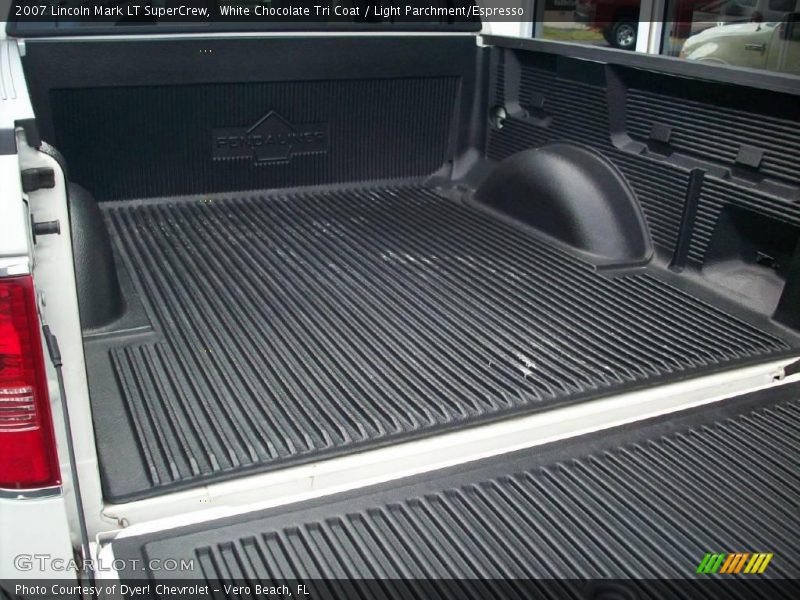 White Chocolate Tri Coat / Light Parchment/Espresso 2007 Lincoln Mark LT SuperCrew