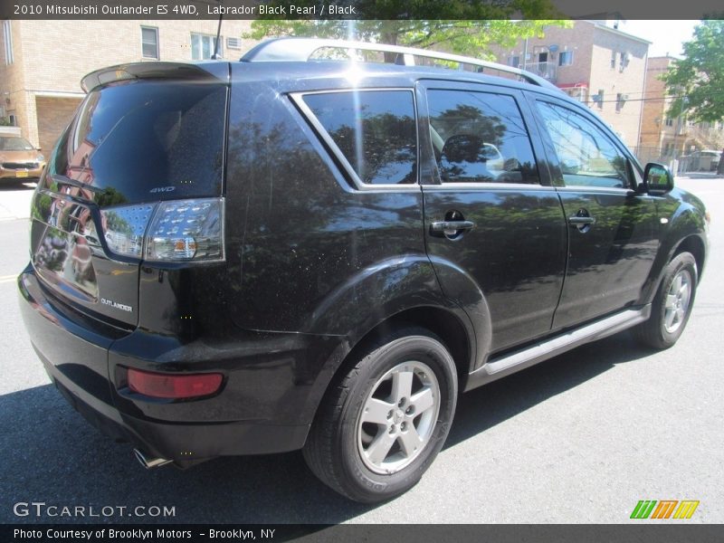 Labrador Black Pearl / Black 2010 Mitsubishi Outlander ES 4WD