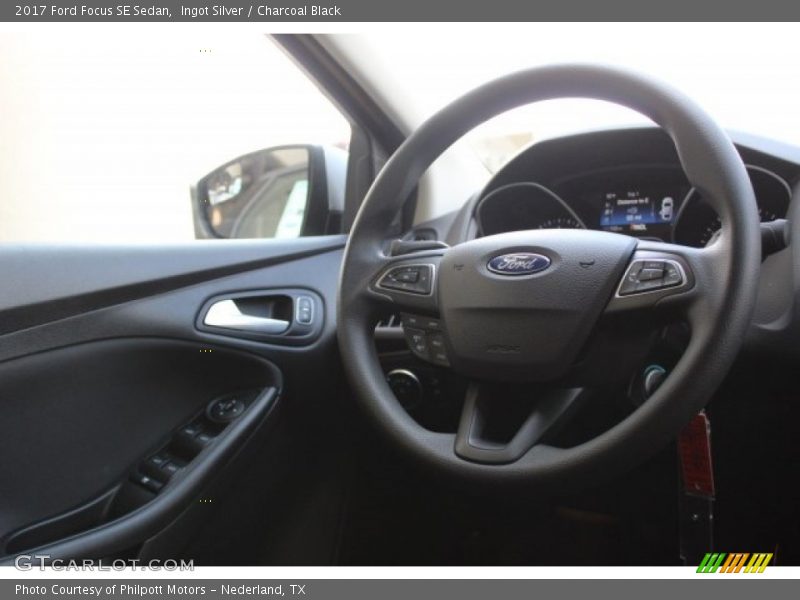 Ingot Silver / Charcoal Black 2017 Ford Focus SE Sedan