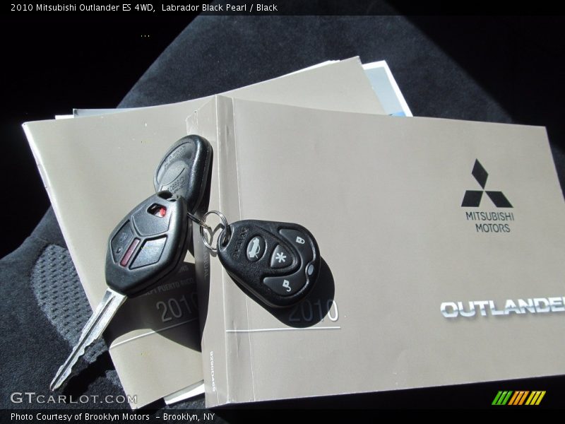 Labrador Black Pearl / Black 2010 Mitsubishi Outlander ES 4WD
