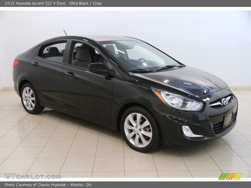 Ultra Black / Gray 2013 Hyundai Accent GLS 4 Door