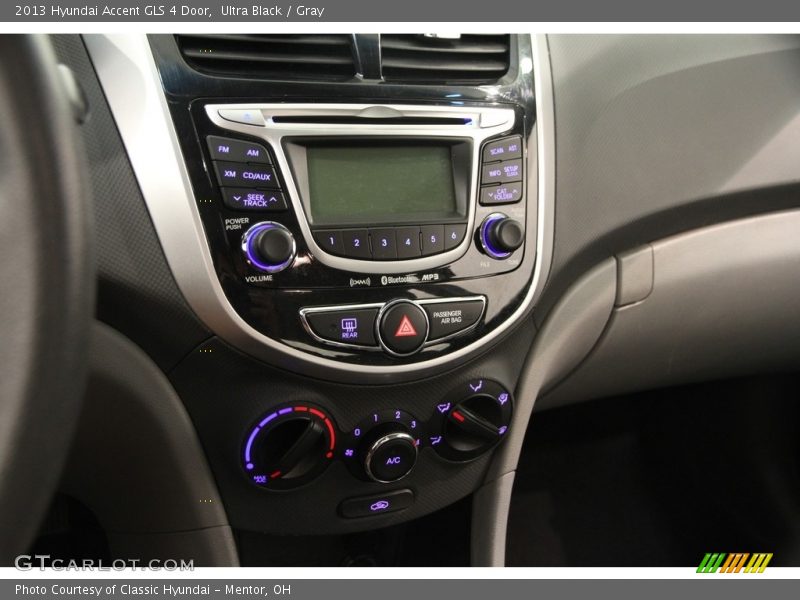 Ultra Black / Gray 2013 Hyundai Accent GLS 4 Door