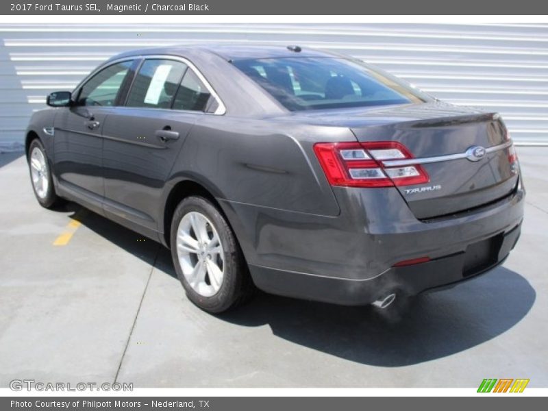 Magnetic / Charcoal Black 2017 Ford Taurus SEL