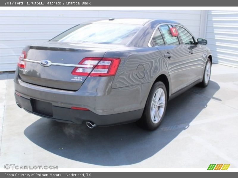 Magnetic / Charcoal Black 2017 Ford Taurus SEL