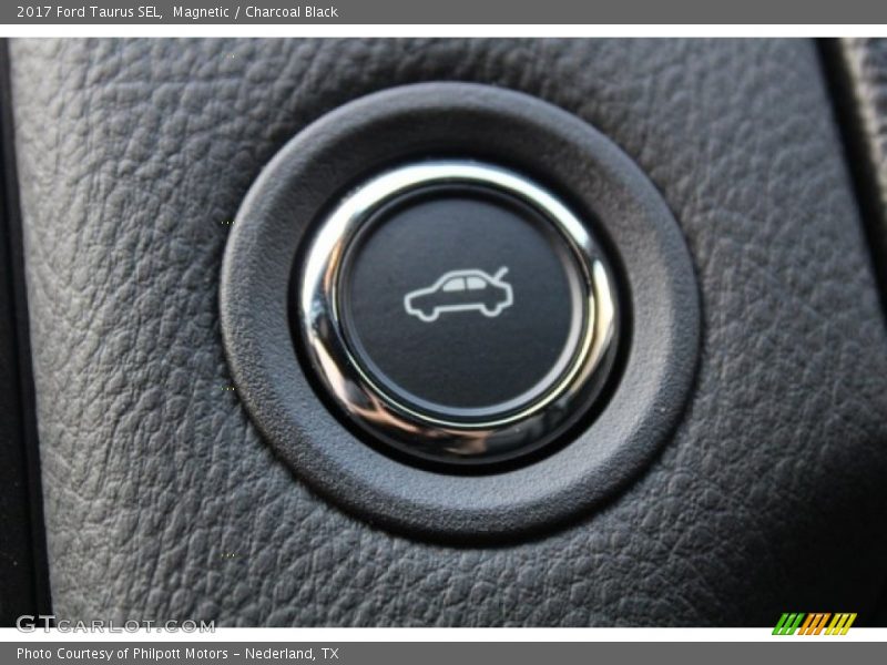 Magnetic / Charcoal Black 2017 Ford Taurus SEL