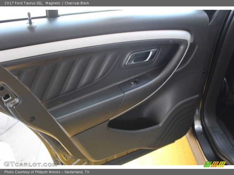 Magnetic / Charcoal Black 2017 Ford Taurus SEL
