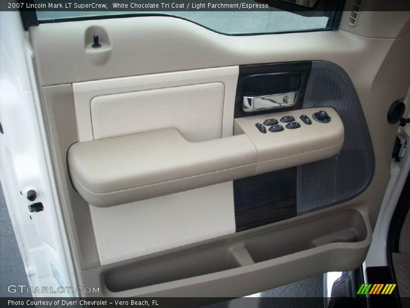 White Chocolate Tri Coat / Light Parchment/Espresso 2007 Lincoln Mark LT SuperCrew