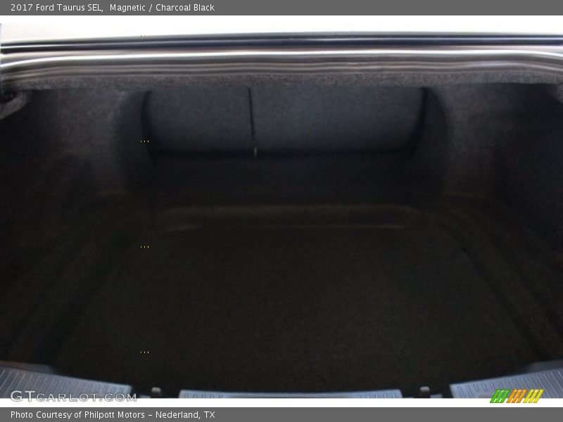 Magnetic / Charcoal Black 2017 Ford Taurus SEL