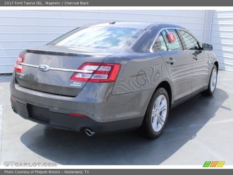 Magnetic / Charcoal Black 2017 Ford Taurus SEL