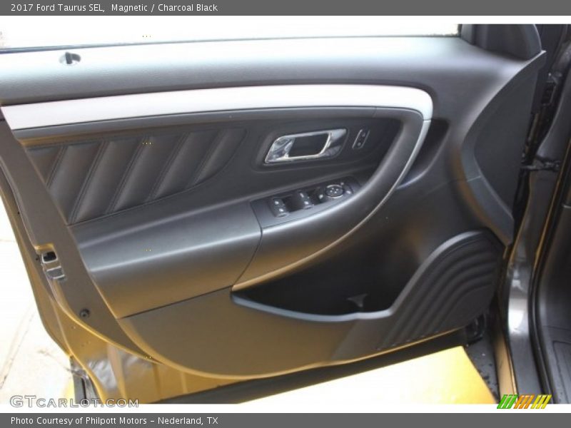 Magnetic / Charcoal Black 2017 Ford Taurus SEL
