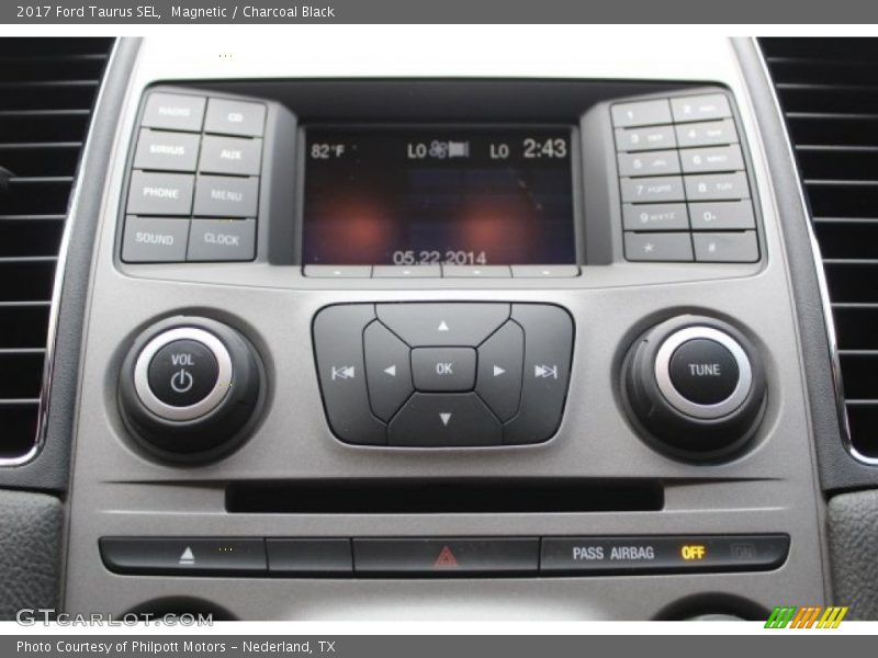 Magnetic / Charcoal Black 2017 Ford Taurus SEL