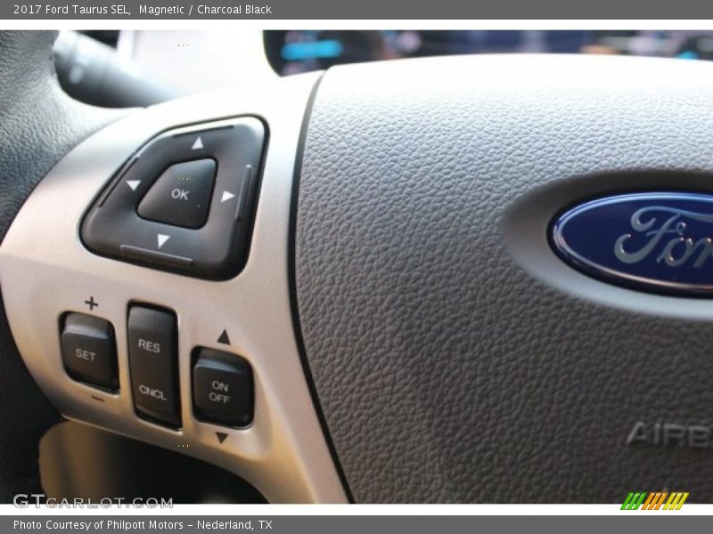 Controls of 2017 Taurus SEL