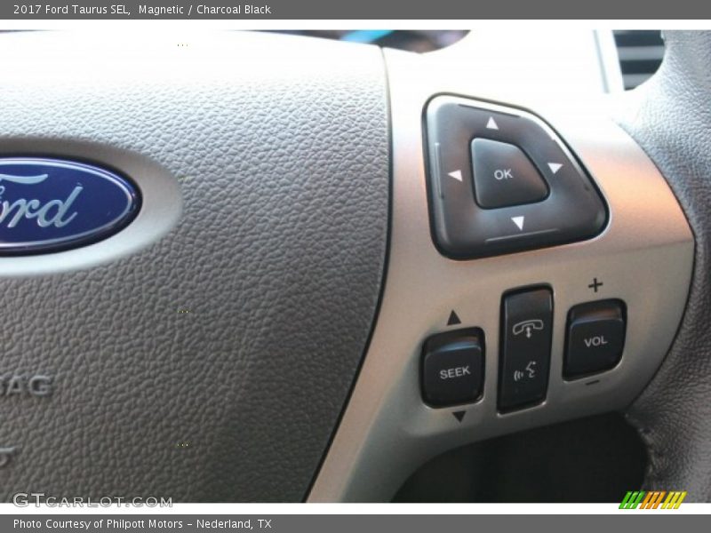 Controls of 2017 Taurus SEL