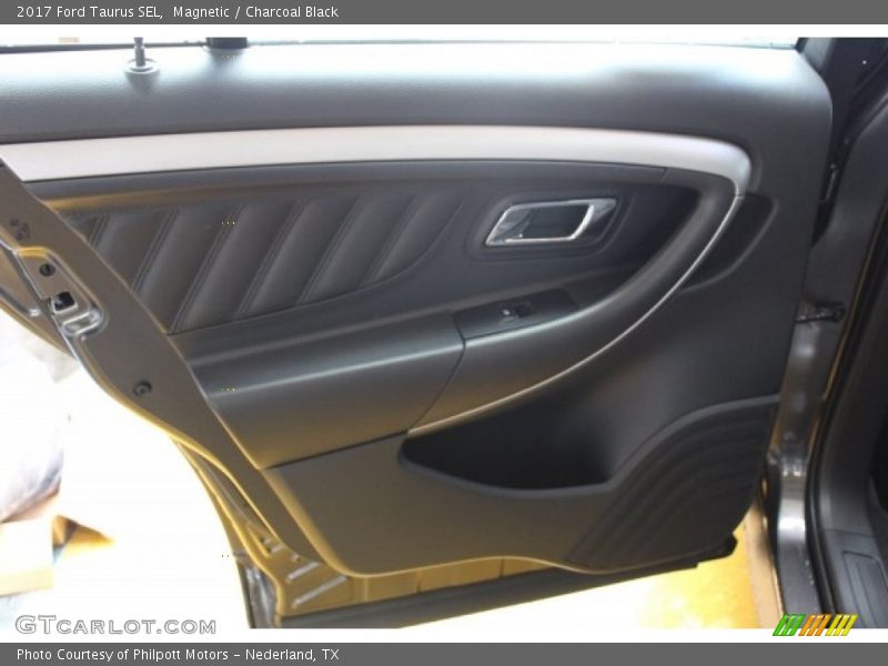 Magnetic / Charcoal Black 2017 Ford Taurus SEL