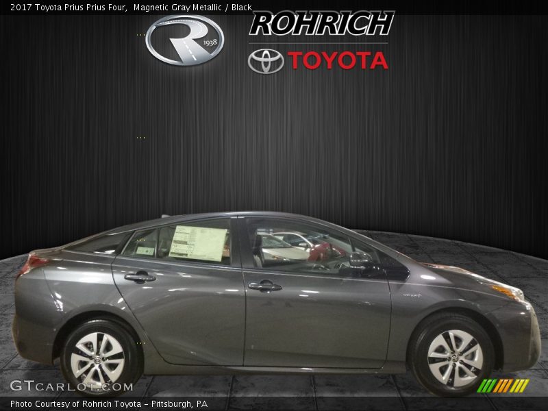 Magnetic Gray Metallic / Black 2017 Toyota Prius Prius Four