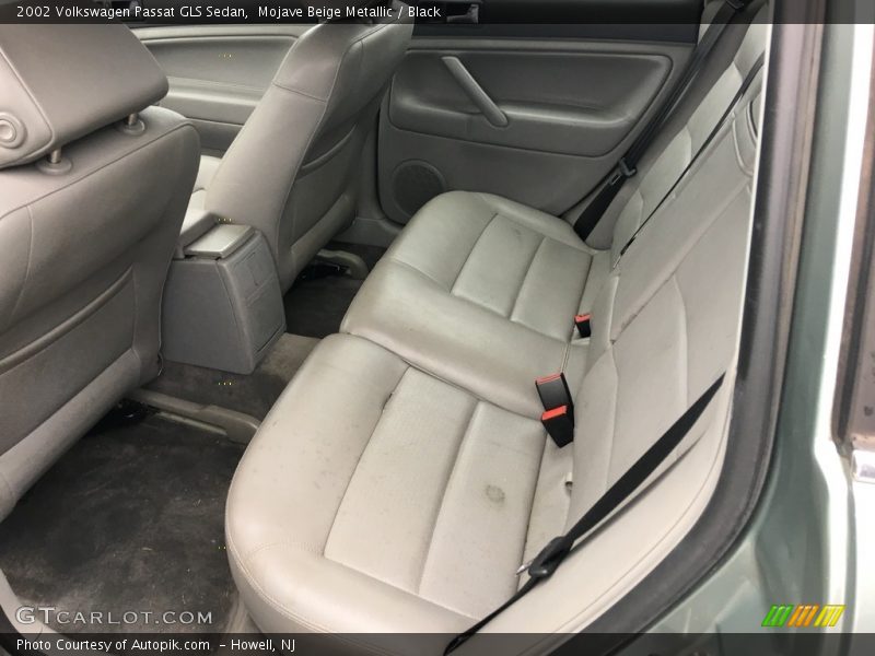 Mojave Beige Metallic / Black 2002 Volkswagen Passat GLS Sedan