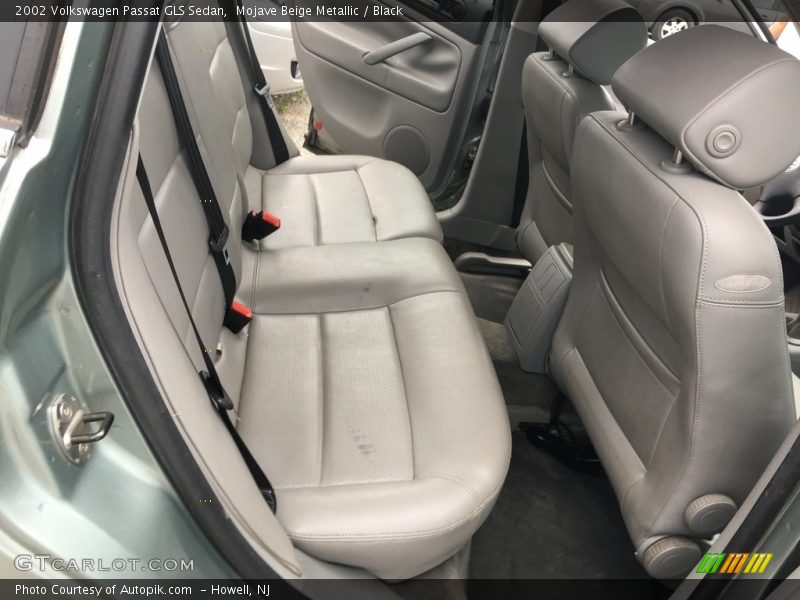 Mojave Beige Metallic / Black 2002 Volkswagen Passat GLS Sedan