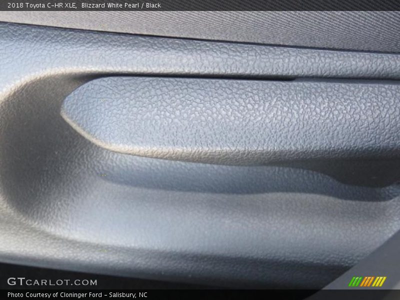 Blizzard White Pearl / Black 2018 Toyota C-HR XLE